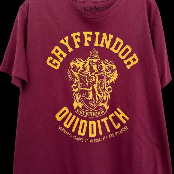 Harry Potter Gryffindor Quidditch M T-Shirt Burgundy Gold Cotton Unisex EUC - Picture 6 of 6